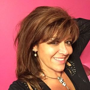 Meet your Posher, Dana